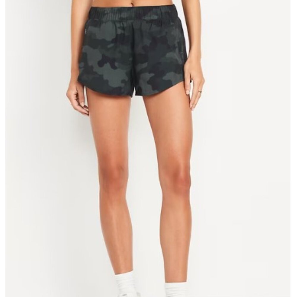 NWOT Women's / Teen Mid-Rise StretchTech Run Shorts -- 3-inch inseam - Size M